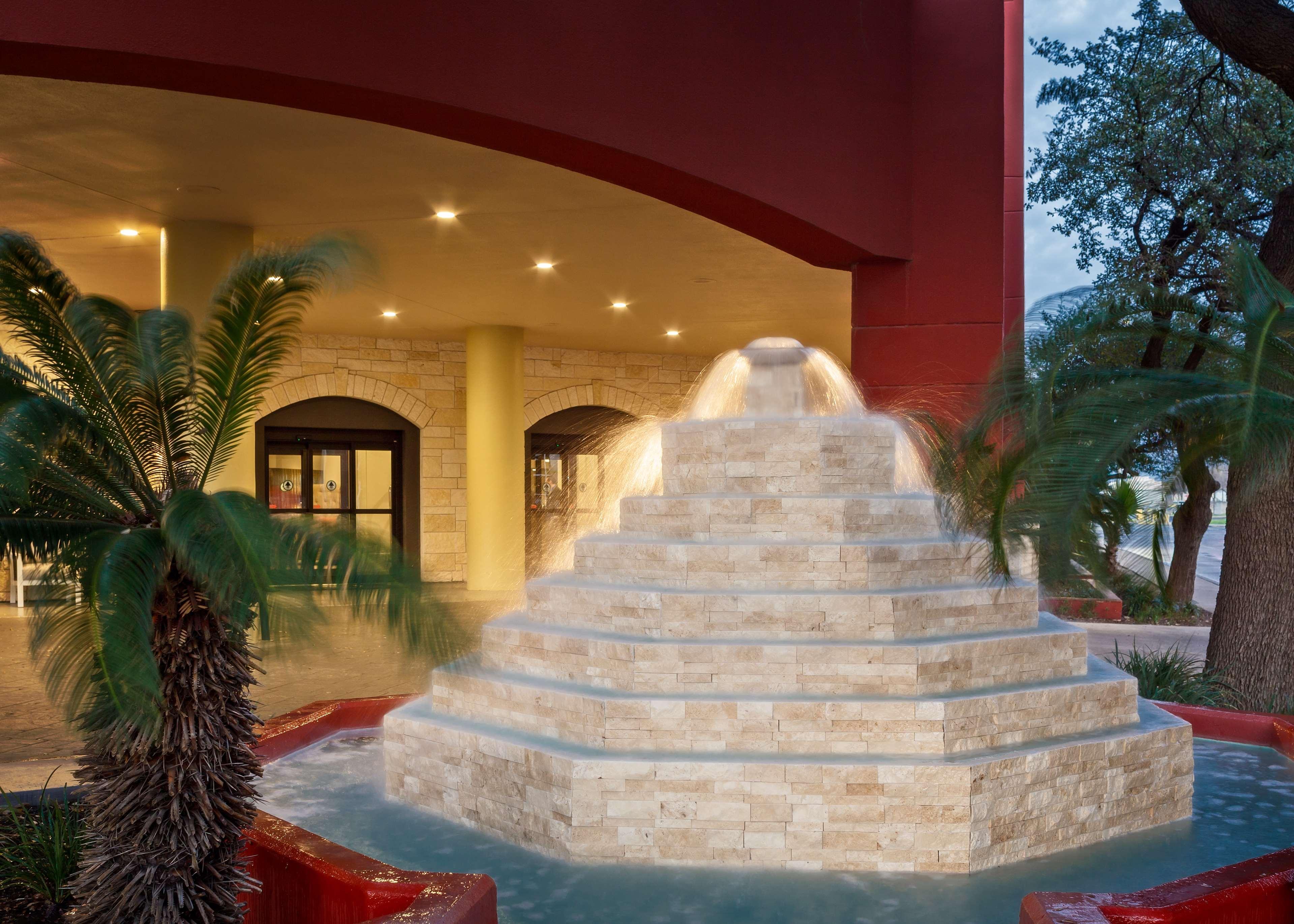 Готель Doubletree By Hilton San Antonio Downtown Екстер'єр фото