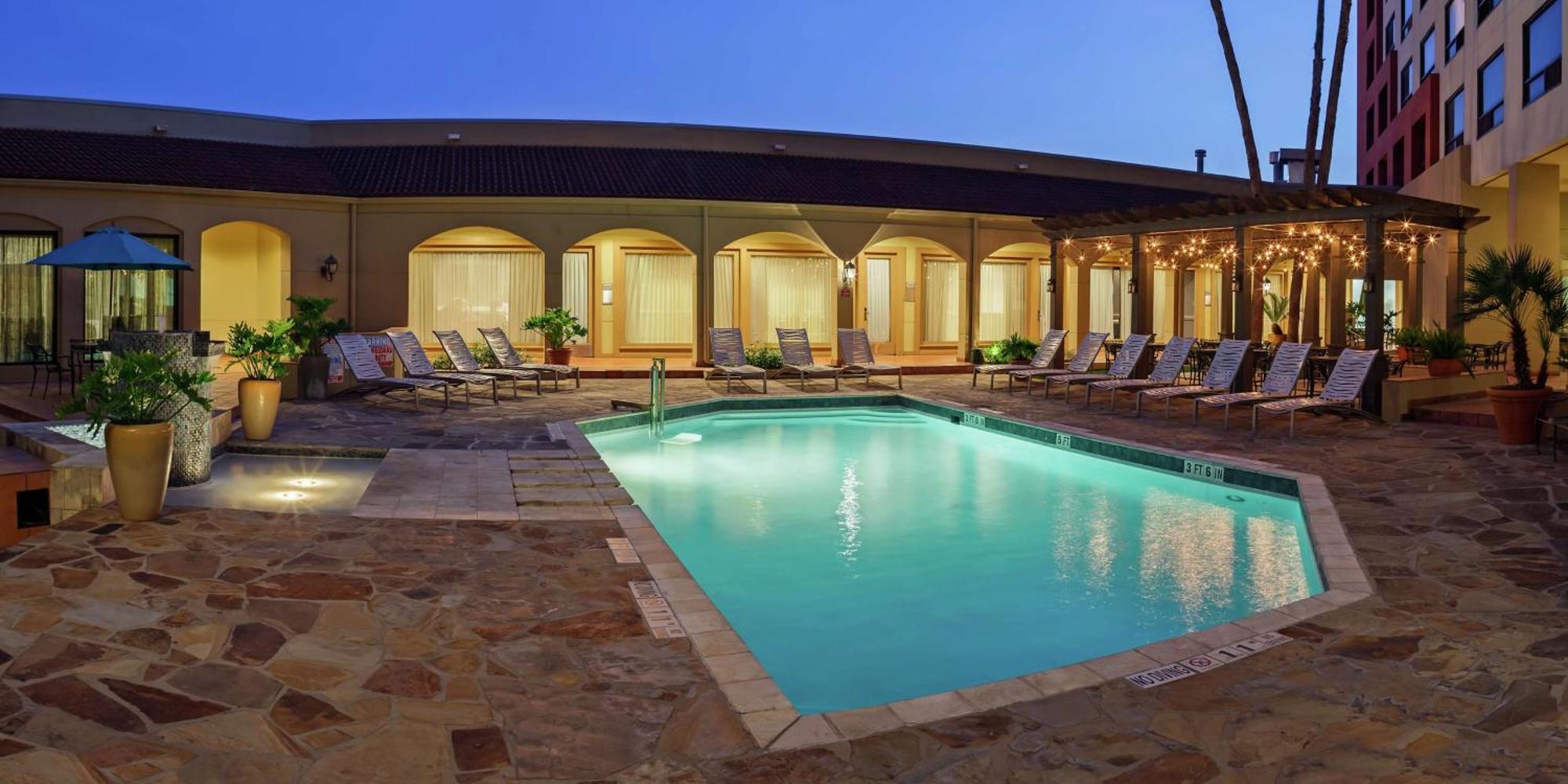 Готель Doubletree By Hilton San Antonio Downtown Екстер'єр фото